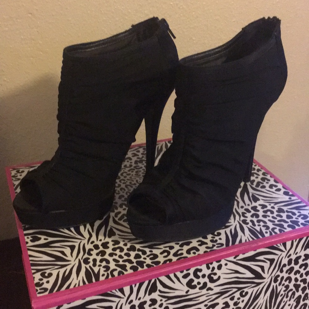 Chinese laundry Chiffon peep toe heels